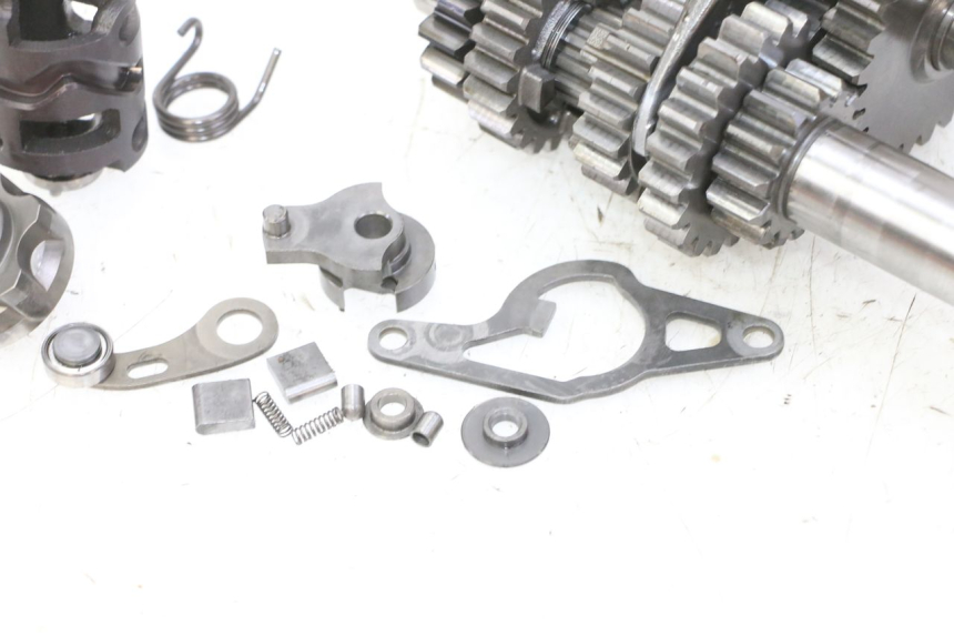 photo de CAJA CAMBIOS YAMAHA YZF YZ-F 450 (2014 - 2016) - Primer plano técnico