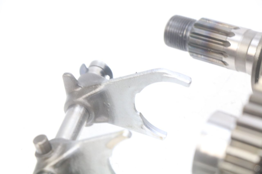 photo de CAJA DE CAMBIOS KAWASAKI ZR7 ZR-7 S 750 (1999 - 2004) - Primer plano de alta resolución