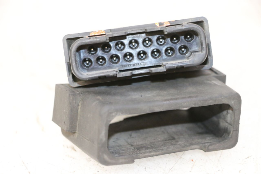 photo de CDI HONDA CBR RR FIREBLADE 900 (1992 - 1994) - Detalles de los puntos de fijación