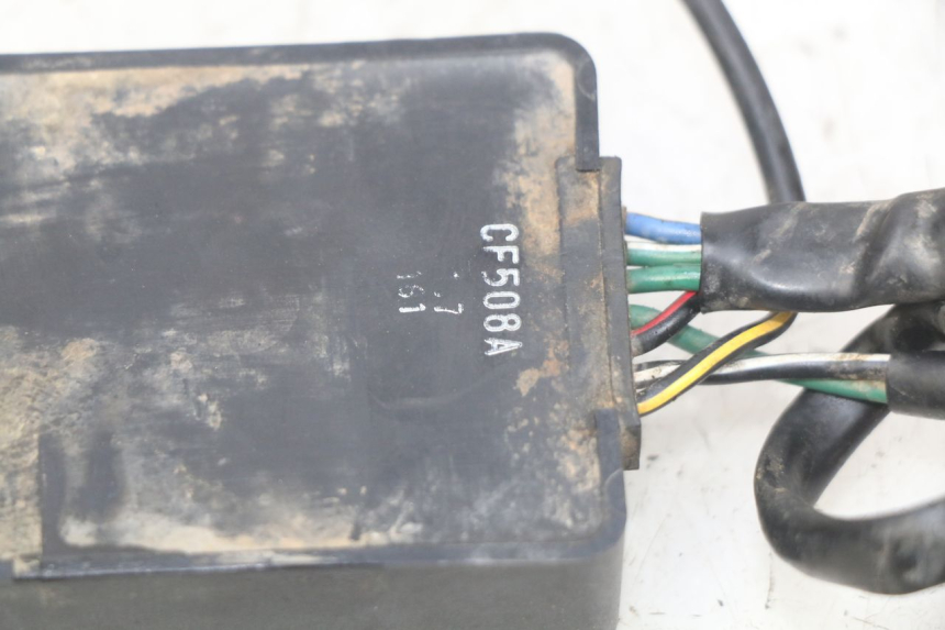 photo de CDI UNIDAD DE CONTROL HONDA CR 80 (2001 - 2003) - Primer plano técnico