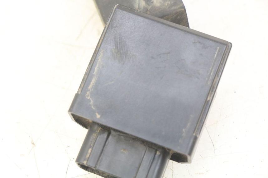 photo de UNIDAD DE CONTROL CDI HONDA CRF CR-F 125 (2022 - 2023) - Primer plano técnico