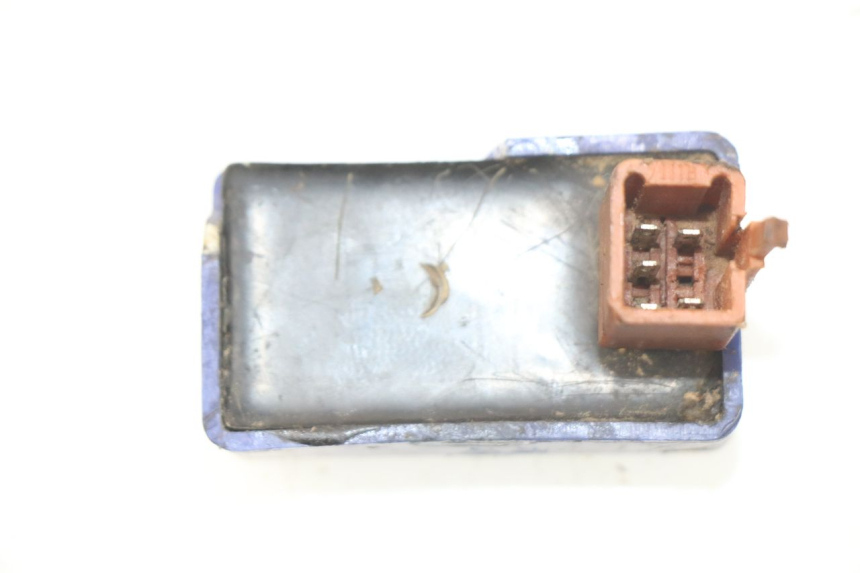 photo de CDI DE ENCENDIDO LONCIN DIRT BIKE 125 - Primer plano técnico