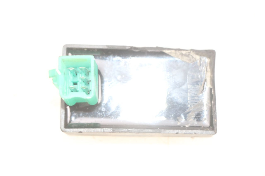 photo de CDI DE ENCENDIDO LONCIN DIRT BIKE 125 - Primer plano técnico