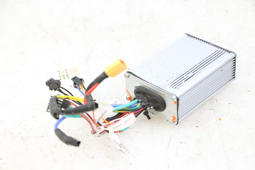 photo de CDI URBANGLIDE E-CROSS PRO 1 - Detalles de los puntos de fijación