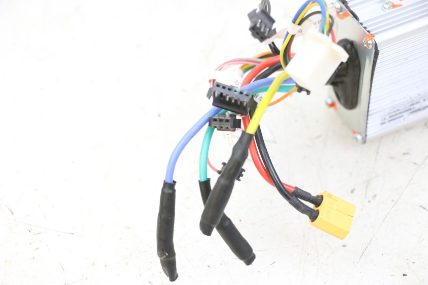 photo de CDI URBANGLIDE E-CROSS PRO 1 - Estado de la superficie y material