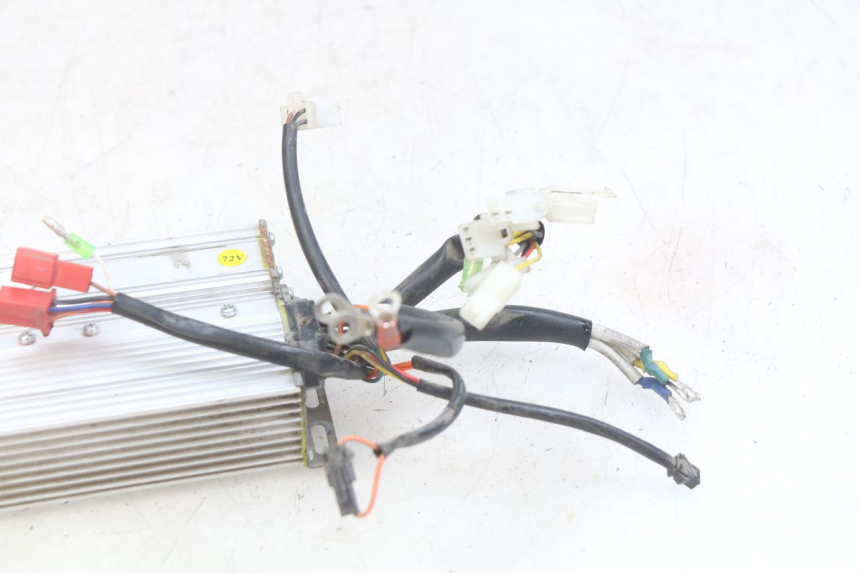 photo de UNIDAD DE CONTROL CDI EASY WATTS E-OPAI 1 (2019 - 2024) - Detalles de los puntos de fijación