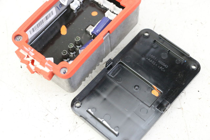 photo de CAJA CDI SEGWAY NINEBOT E2 1 - Zoom sobre los componentes