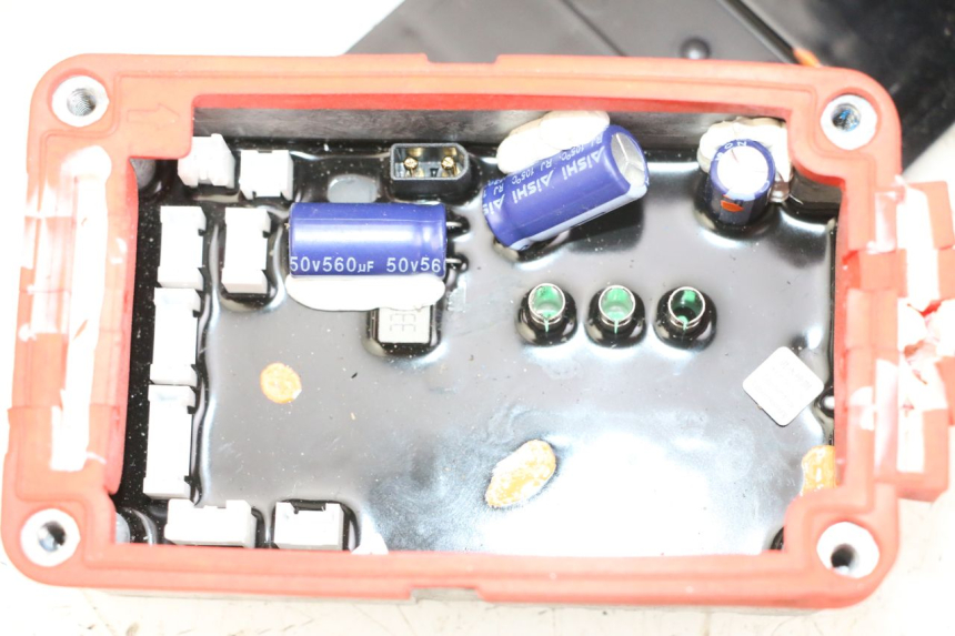 photo de CAJA CDI SEGWAY NINEBOT E2 1 - Enfoque en la estructura