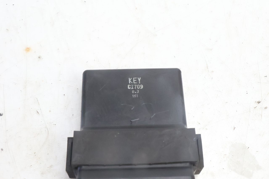 photo de CDI UNIDAD DE CONTROL HONDA FES PANTHEON 2T 125 (1998 - 2002) - Otra perspectiva