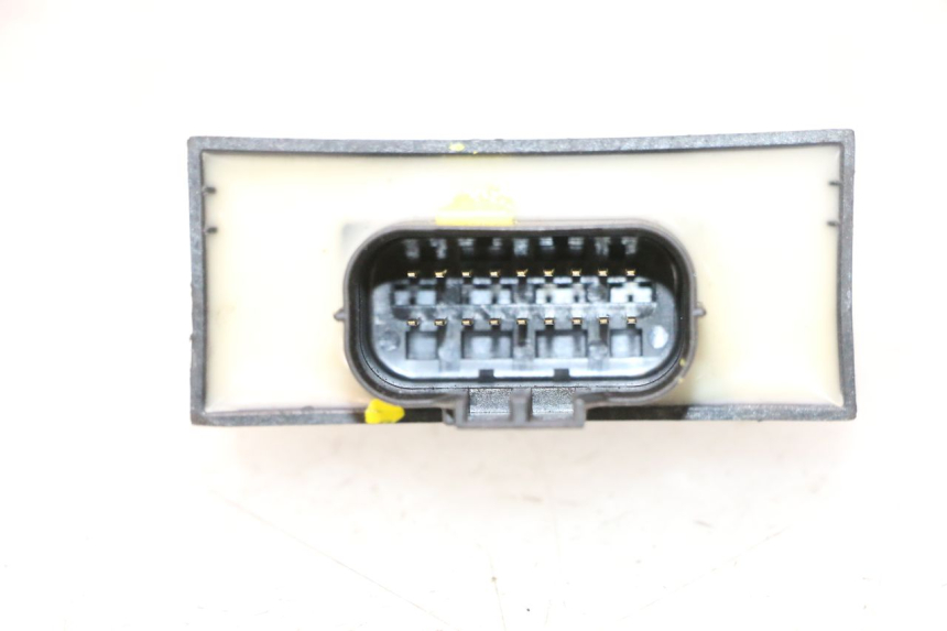 photo de Unidad de control CDI SYM FIDDLE 3 III 50 (2014 - 2020) - Primer plano técnico