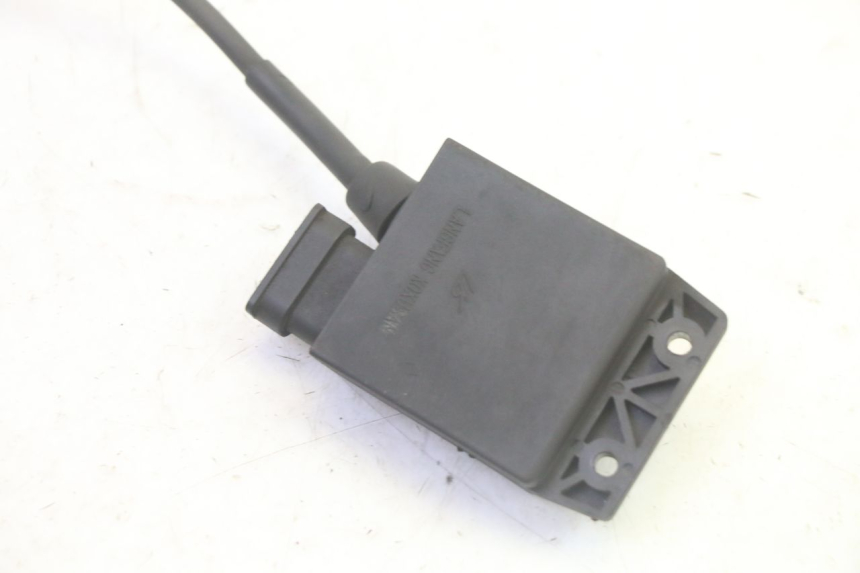 photo de CDI UNIDAD DE CONTROL PIAGGIO FLY 4T 50 (2013 - 2017) - Detalles de los puntos de fijación