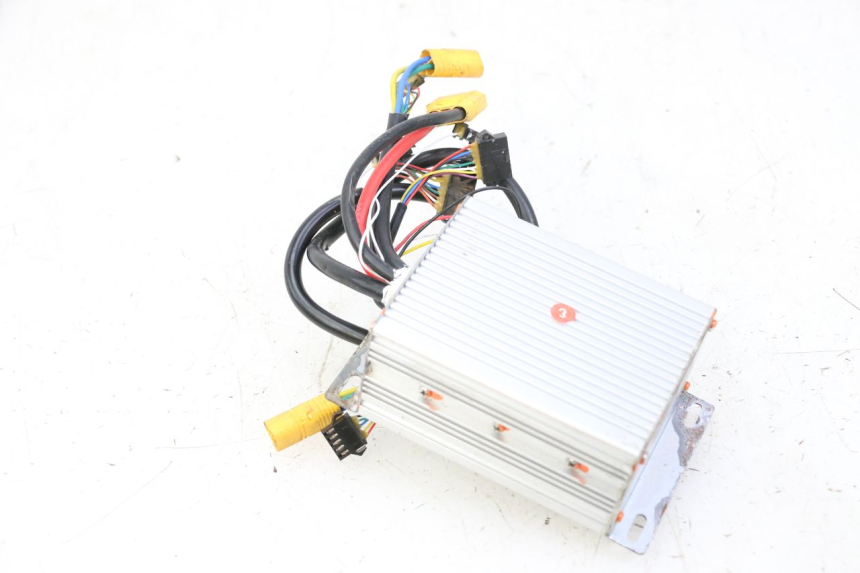 photo de CDI KUKIRIN G2 MASTER 1 - Primer plano de alta resolución