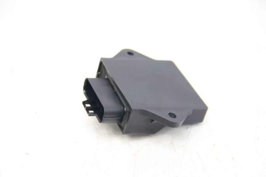 photo de CDI UNIDAD DE CONTROL YAMAHA HW XENTER 125 (2011 - 2017) - Primer plano técnico