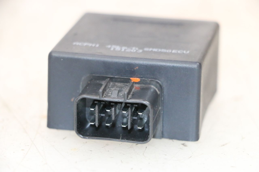 photo de CAJA CDI PEUGEOT KISBEE 2T 50 (2010 - 2017) - Detalle de la pieza