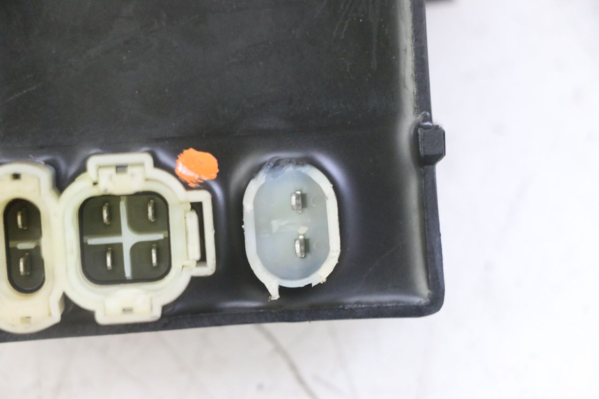 photo de UNIDAD DE CONTROL CDI PIAGGIO NEW TYPHOON 50 (2018 - 2021) - Detalles de los puntos de fijación