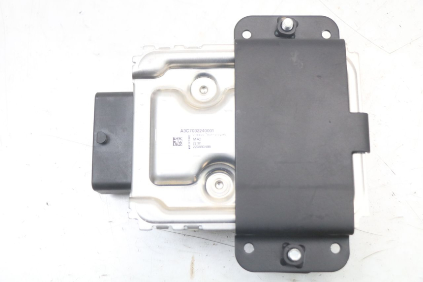 photo de CDI ROYAL ENFIELD CONTINENTAL GT 650 (2019 - 2024) - Otra perspectiva