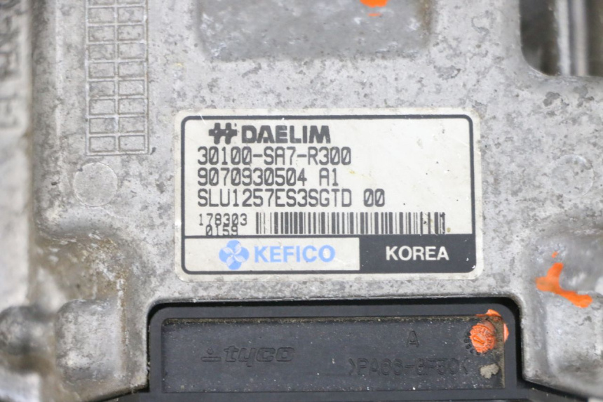photo de CDI DAELIM S1 125 (2007 - 2016) - Estado de la superficie y material