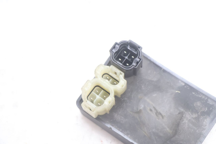 photo de CAJA CDI HONDA SCV LEAD 100 (2003 - 2007) - Detalle de la pieza
