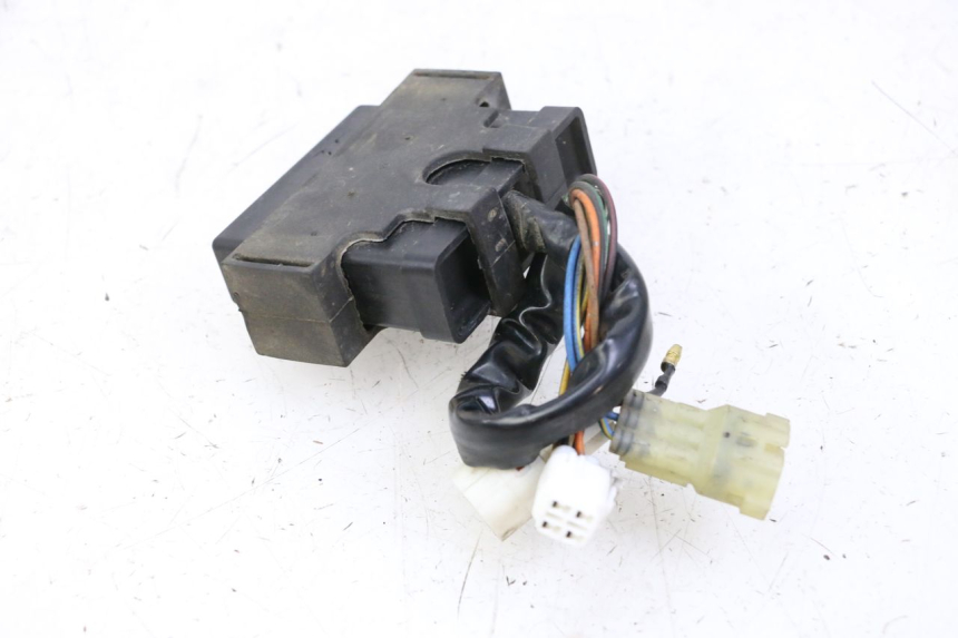 photo de UNIDAD DE CONTROL CDI YAMAHA YP MAJESTY 125 (2002 - 2006) - Primer plano técnico