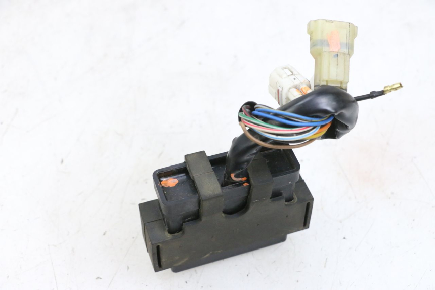 photo de UNIDAD DE CONTROL CDI YAMAHA YP MAJESTY 125 (2002 - 2006) - Primer plano técnico