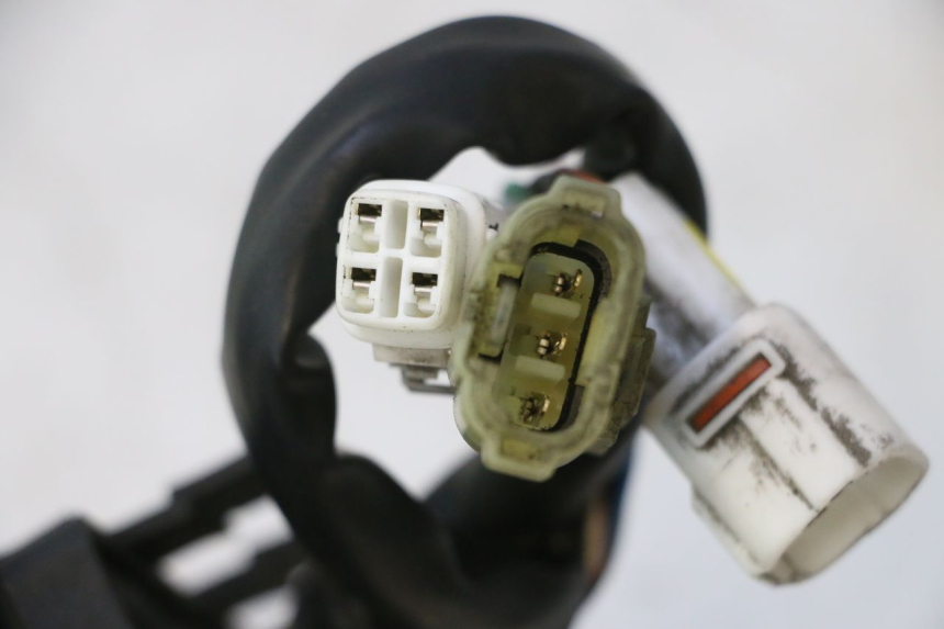photo de UNIDAD DE CONTROL CDI YAMAHA YP MAJESTY 125 (1998 - 2001) - Primer plano técnico