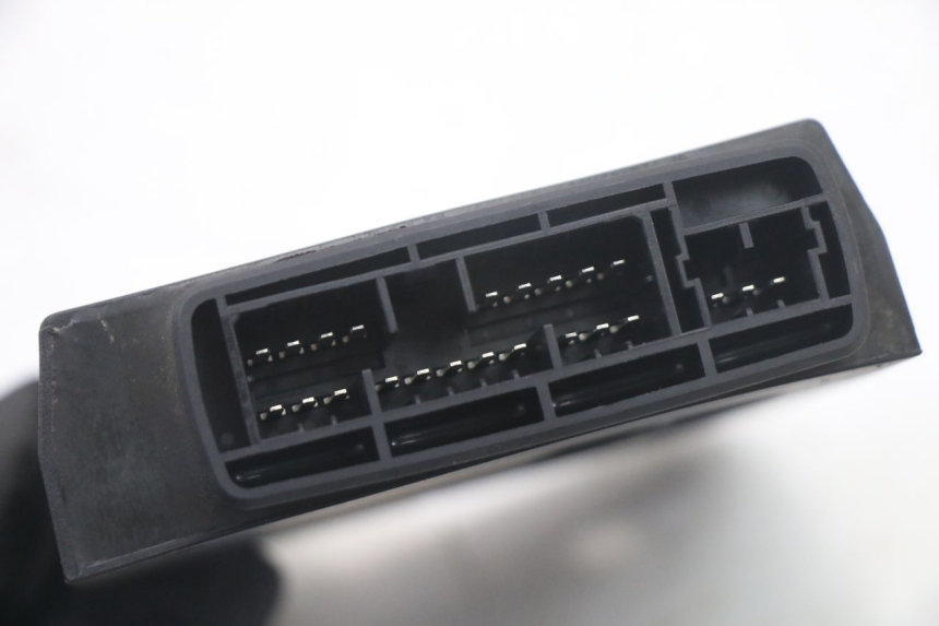 photo de UNIDAD DE CONTROL CDI PIAGGIO ZIP 4T 50 (2018 - 2020) - Primer plano técnico