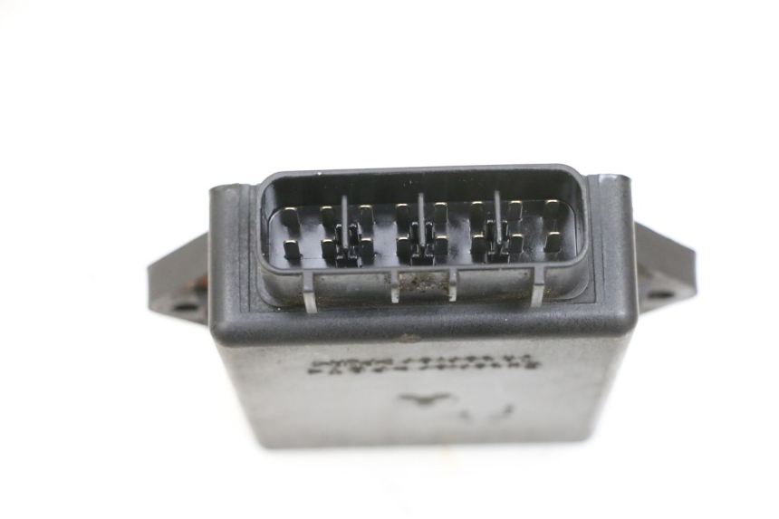 photo de CDI KAWASAKI ZR 7 750 (1999 - 2004) - Otra perspectiva