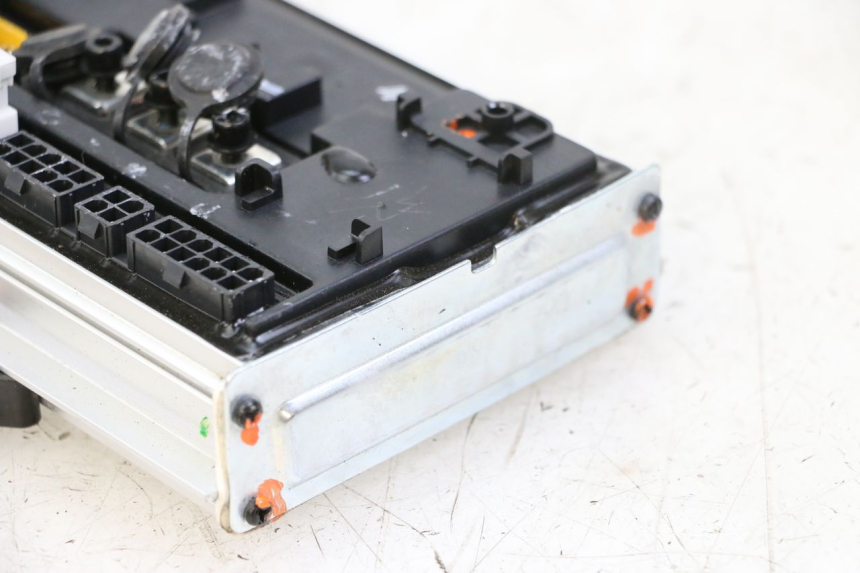 photo de CDI SEGWAY NINEBOT ZT3 PRO 1 - Detalles de los puntos de fijación