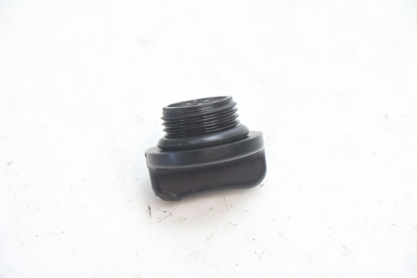 photo de MOTOR TAPA ACEITE SUZUKI GSR 600 (2005 - 2012) - Otra perspectiva