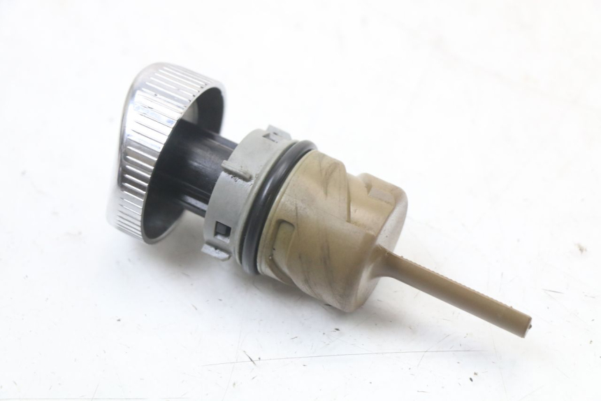 photo de MOTOR TAPA ACEITE HARLEY DAVIDSON SPORTSTER XL CUSTOM 883 (1999 - 2006) - Primer plano técnico