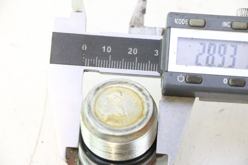 photo de TAPA HORQUILLA SUZUKI BURGMAN 125 (2007 - 2014) - Detalle de la pieza