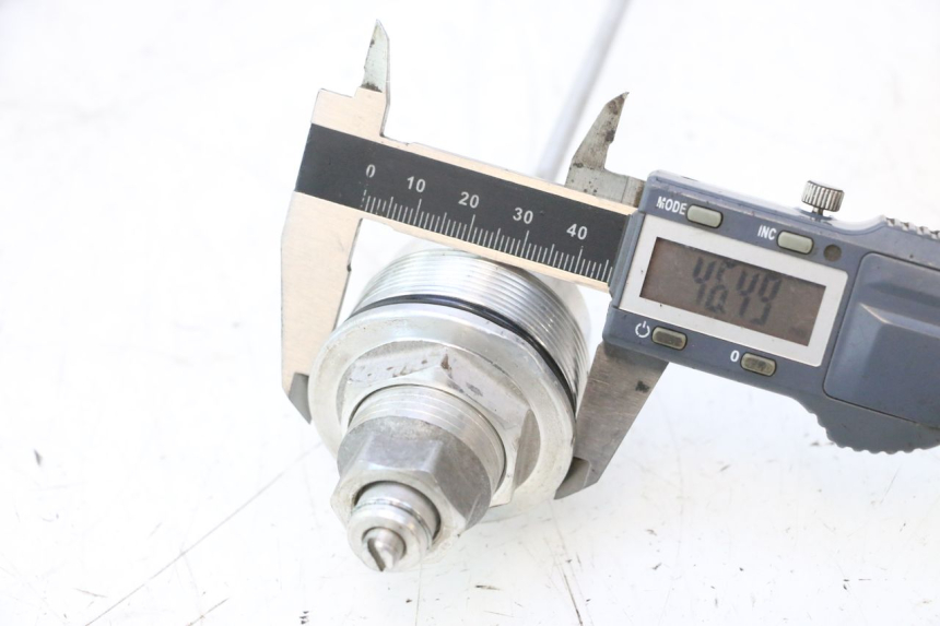 photo de TAPA HORQUILLA DUCATI SS IE DS CARENEE 1000 (2002 - 2006) - Zoom estado de uso