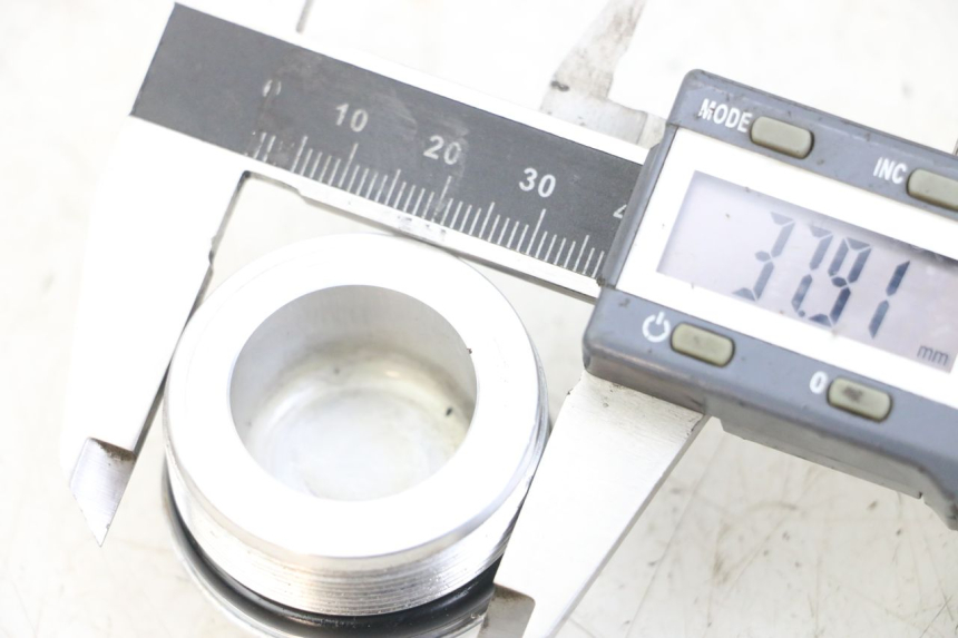 photo de TAPON DE HORQUILLA SUZUKI SV N 650 (1999 - 2002) - Detalle de la pieza