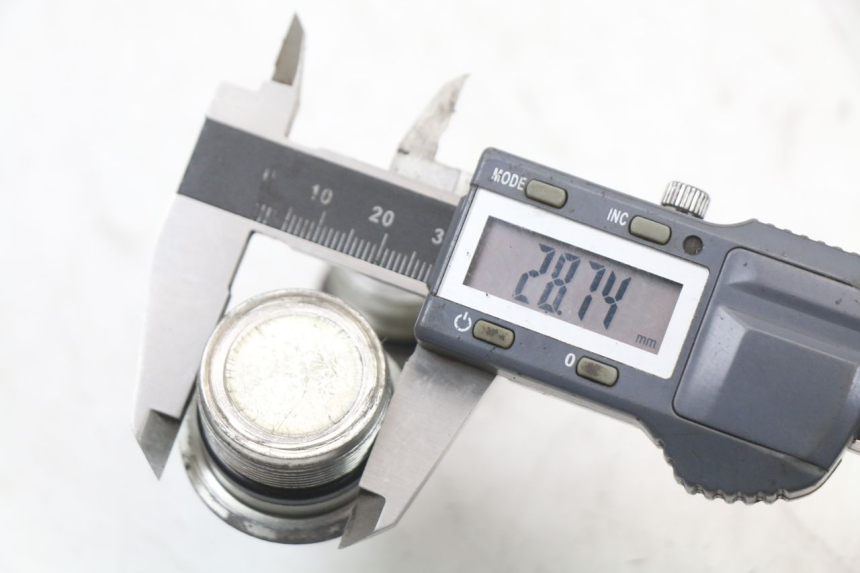 photo de TAPON DE HORQUILLA PIAGGIO X10 125 (2012 - 2017) - Primer plano técnico