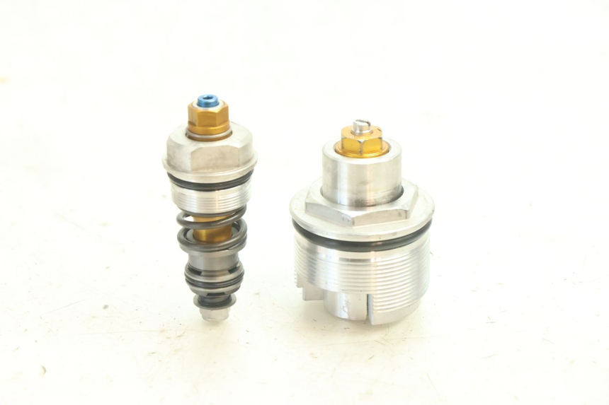 photo de TAPA HORQUILLA YAMAHA YZF R6 600 (2008 - 2009) - Vista principal