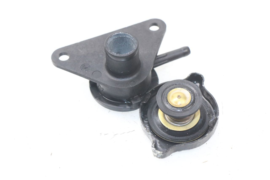 photo de TAPA DEL RADIADOR SUZUKI BURGMAN 125 (2007 - 2014) - Zoom estado de uso