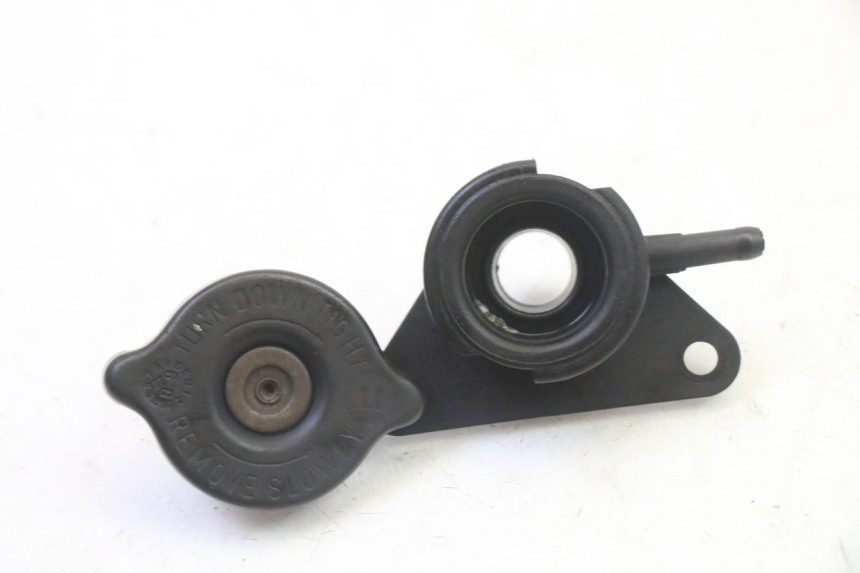 photo de TAPA DEL RADIADOR SUZUKI BURGMAN 125 (2007 - 2014) - Vista principal