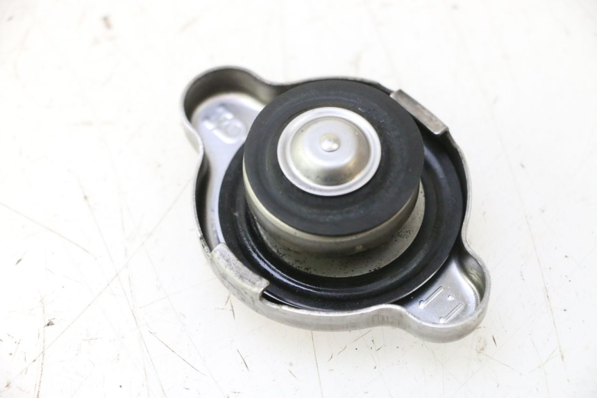 photo de TAPON RADIADOR SUZUKI BURGMAN EXECUTIVE ABS 650 (2006 - 2012) - Vista principal
