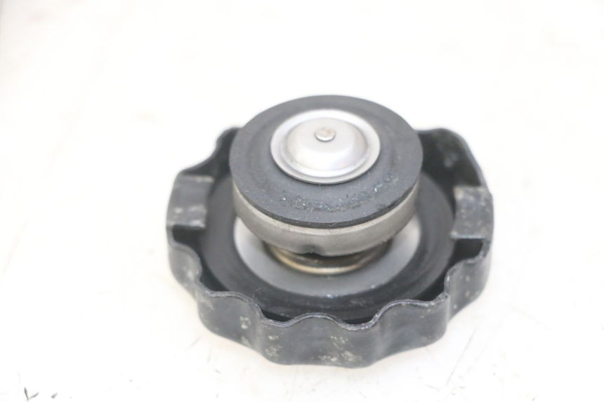 photo de TAPON RADIADOR HONDA CBF 500 (2004 - 2007) - Detalle de la pieza