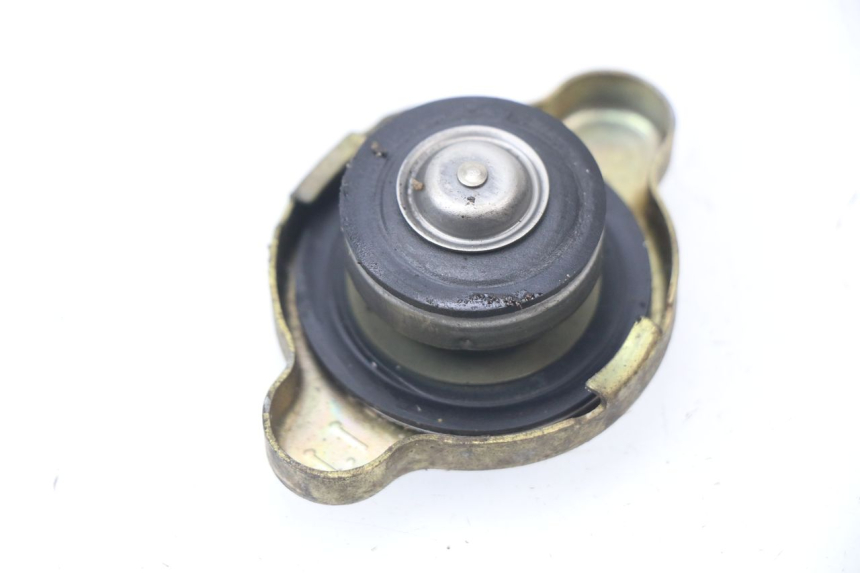 photo de TAPON RADIADOR HONDA CBR 929 RR FIREBLADE 900 (2000 - 2001) - Detalle de la pieza