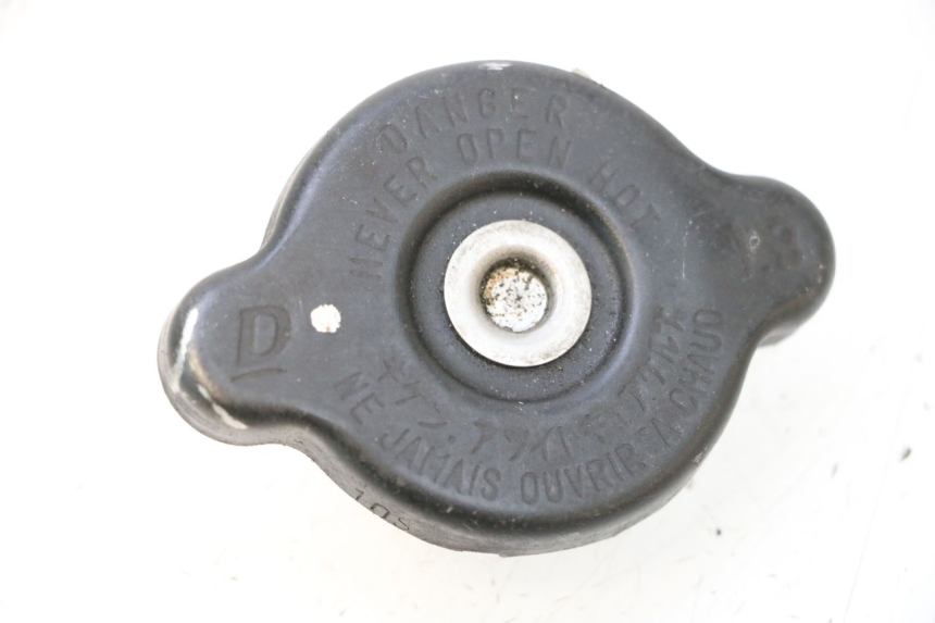 photo de TAPON RADIADOR KAWASAKI ER-6 ER6 F ABS 650 (2012 - 2016) - Detalle de la pieza