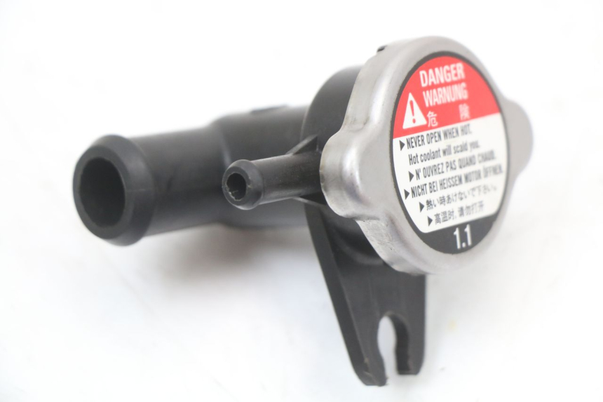 photo de TAPON RADIADOR HONDA FJS SILVER WING SILVERWING 400 (2005 - 2008) - Vista principal