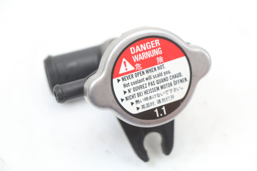 photo de TAPON RADIADOR HONDA FJS SILVER WING SILVERWING 400 (2005 - 2008) - Detalle de la pieza