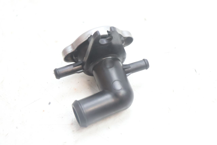 photo de TAPON RADIADOR HONDA FJS SILVER WING SILVERWING 400 (2005 - 2008) - Otra perspectiva