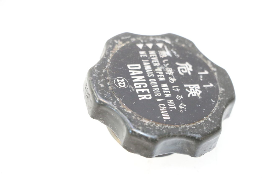 photo de TAPON RADIADOR KAWASAKI GPX F ZX750F 750 (1986 - 1990) - Vista principal