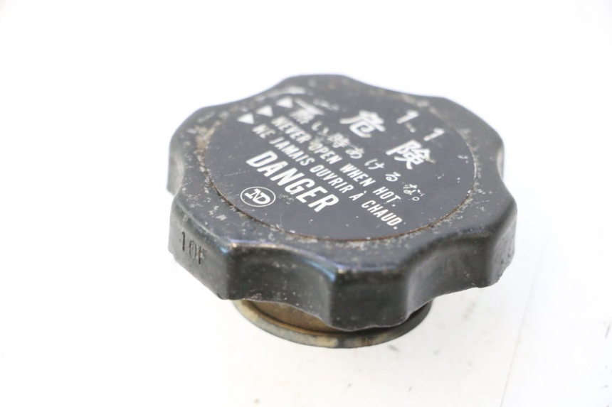 photo de TAPON RADIADOR KAWASAKI GPX F ZX750F 750 (1986 - 1990) - Detalle de la pieza
