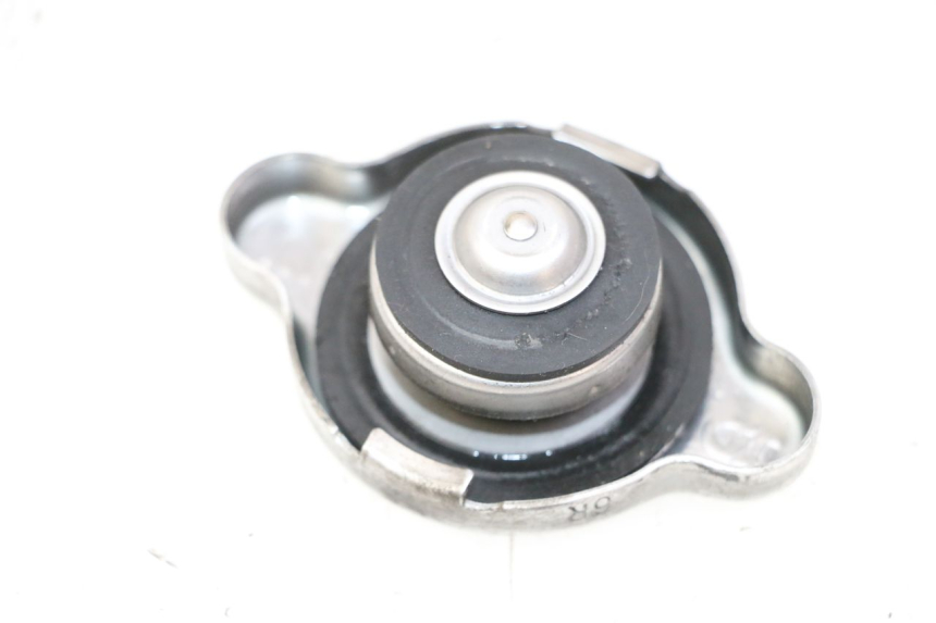 photo de TAPON DE RADIADOR SUZUKI GSR 750 (2011 - 2017) - Detalle de la pieza