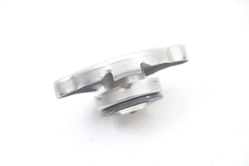 photo de TAPON RADIADOR HONDA SH i 300 (2015 - 2020) - Primer plano técnico