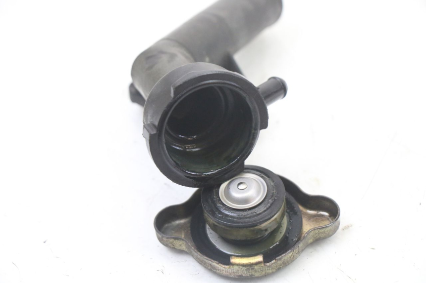 photo de TAPON RADIADOR HONDA VT C2 SHADOW 750 (1997 - 2001) - Otra perspectiva