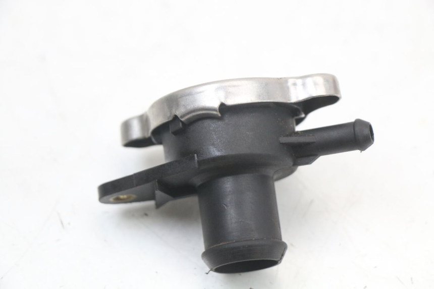 photo de TAPON RADIADOR HYTRACK HY S 4X4 410 (2013 - 2016) - Primer plano técnico